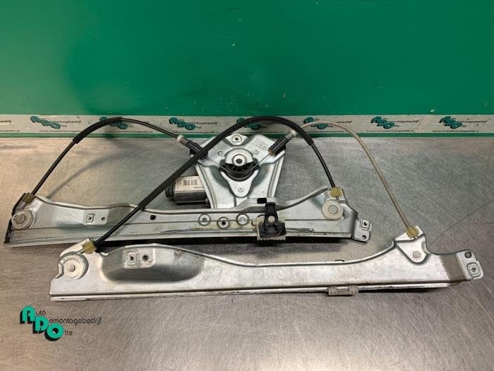 Mécanique vitre 4portes avant droite d'un Renault Clio (Cli, Renault, -, 3 mois de garantie, Utilisé
