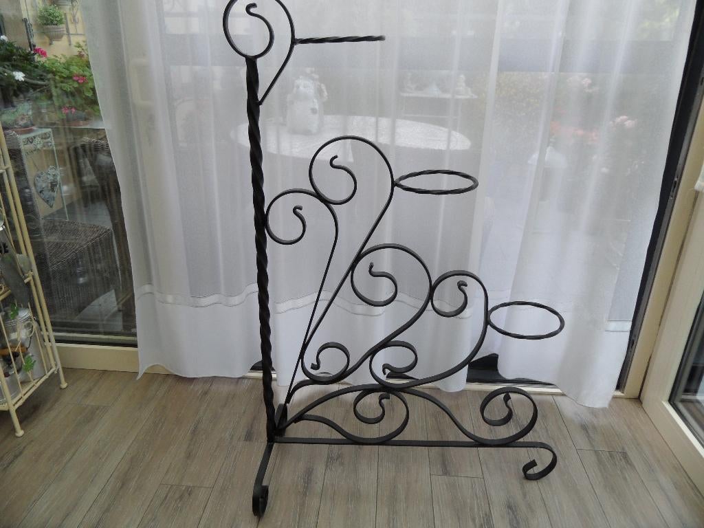 A vendre un beau porte plantes, Neuf, Enlèvement, Intérieur, Métal