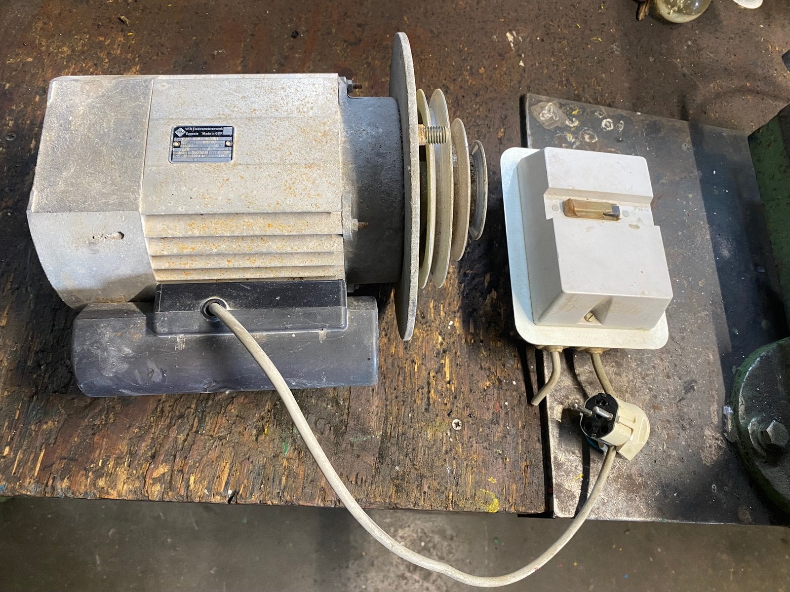 Moteur électrique,vem 220 V 075 kW 1400 tours minutes, Bricolage & Construction, Enlèvement, Comme neuf, Moteur électrique