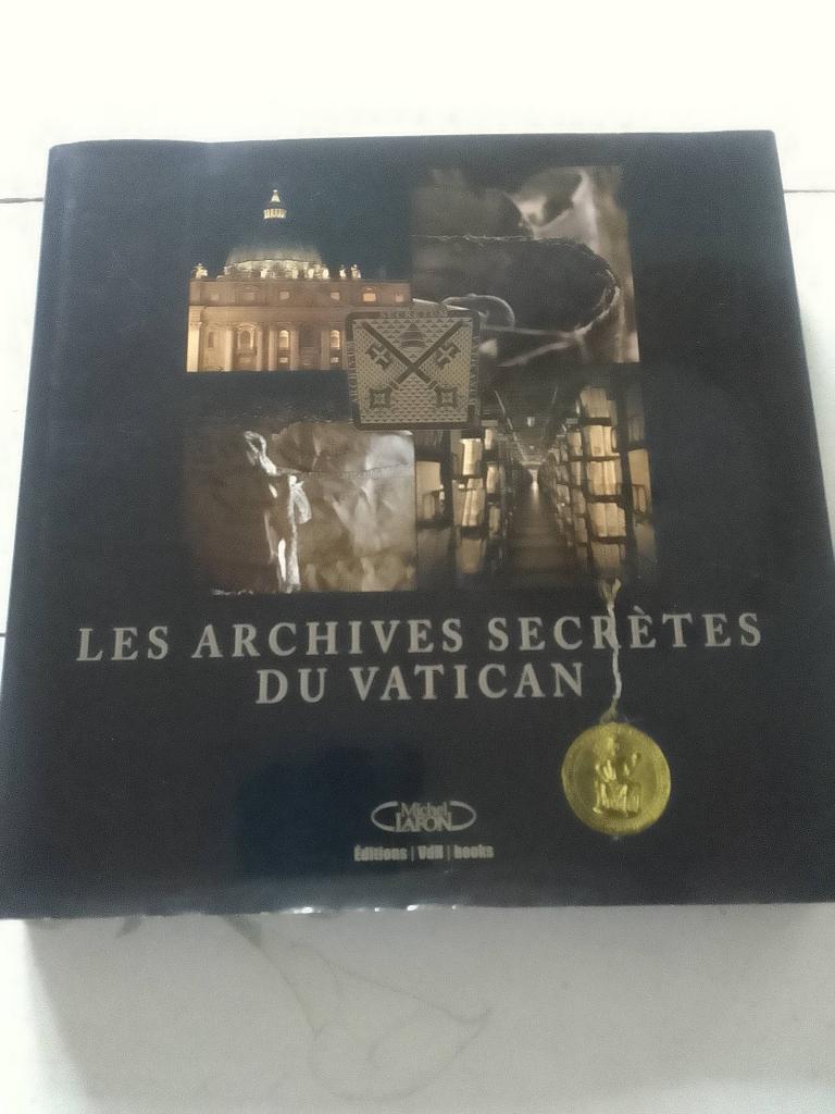 Prachtig boek - De geheime archieven van het Vaticaan, Ophalen of Verzenden, Zo goed als nieuw