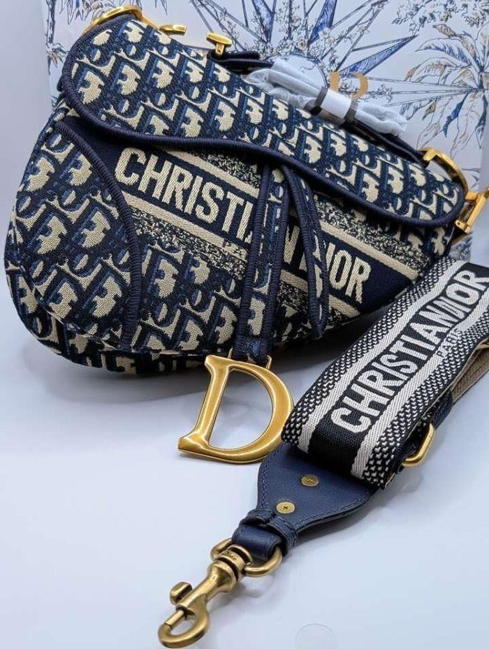 Sacs bandoulière femme dior neuf dans boîte d'origine, Vêtements | Femmes, Neuf, Bleu, Christian Dior, Envoi