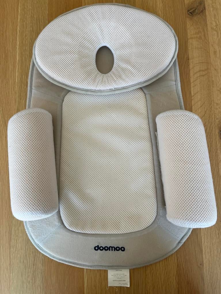 Babynest met ergonomisch kussen Doomoo, Ophalen, Gebruikt