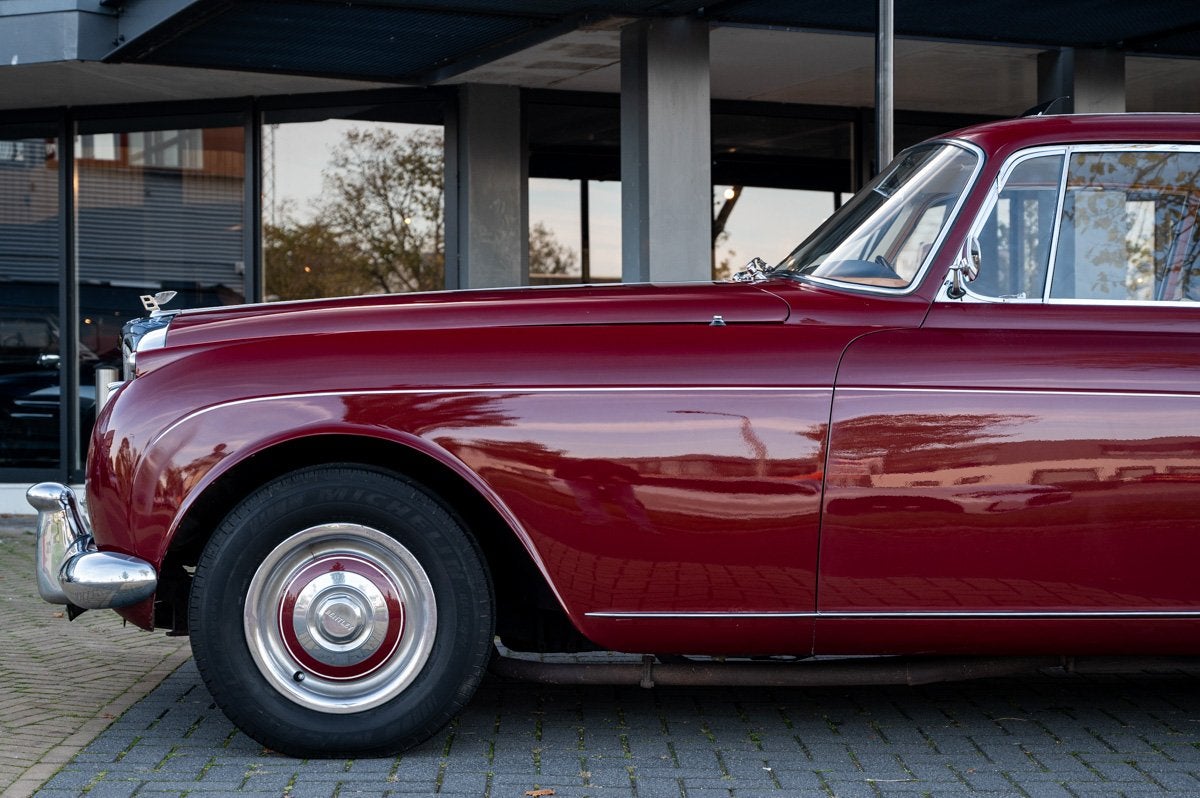 Bentley S2 Continental by H.J. Mulliner (bj 1962, automaat), Auto's, Gebruikt, Leder, 2 deurs, Onderhoudsboekje