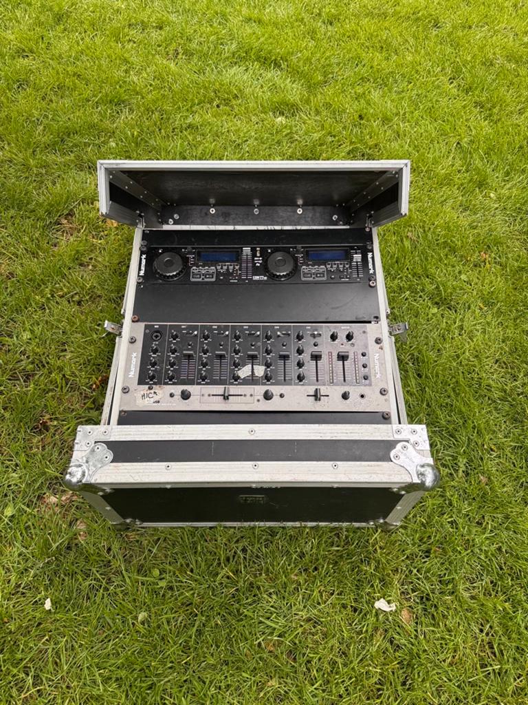 Numark DJ set in flightcase – dubbele CD speler + mixer, Muziek en Instrumenten, Dj-sets en Draaitafels, Ophalen of Verzenden