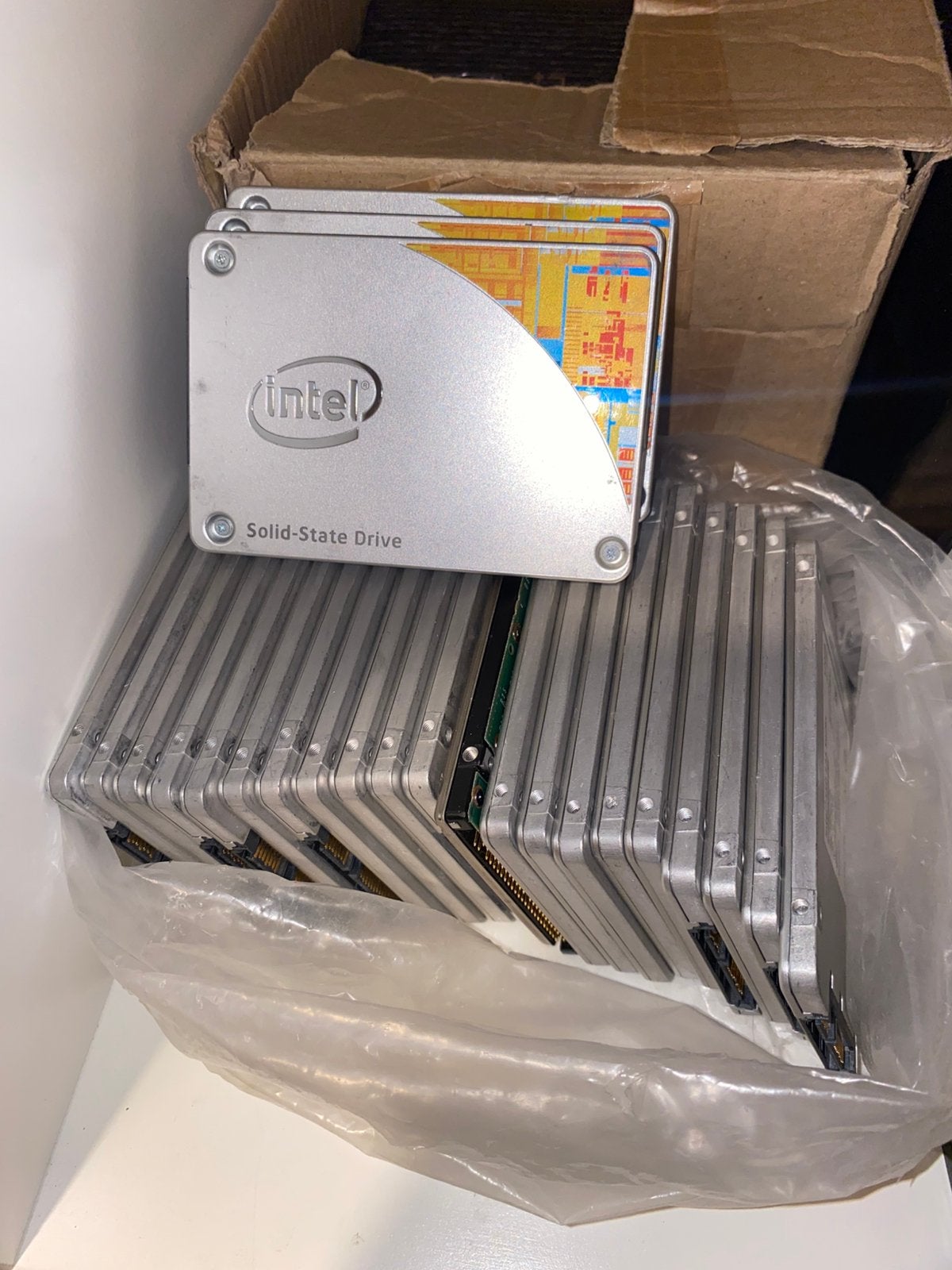 Lot de 40 disque dur ssd 120gb intel, Informatique & Logiciels, Disques durs, Enlèvement, Ne fonctionne pas, SSD