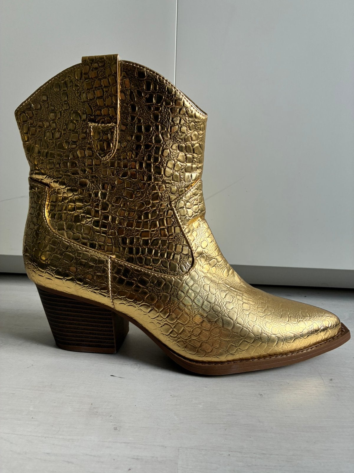 Bottes de cowboy dorées taille 43, Vêtements | Femmes, Chaussures, Neuf, Boots et Botinnes, Autres couleurs, Enlèvement ou Envoi