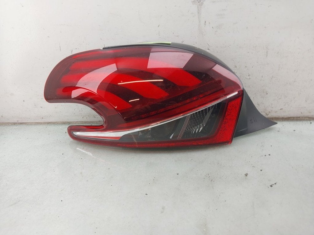 FEU ARRIÈRE GAUCHE Peugeot 208 I (CA / CC / CK / CL), Kontakt-peugeot@peugeot.com, Utilisé, Peugeot Deutschland GmbH, Bahnhofsplatz
65423  Rüsselsheim, DE