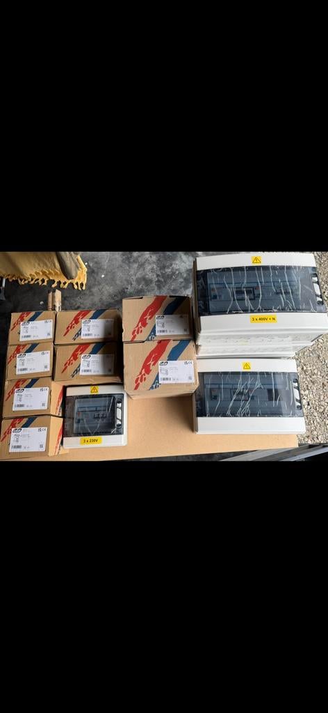 Stock verkoop electrisch schakelmateriaal, Bricolage & Construction, Électricité & Câbles, Neuf, Autres types, Enlèvement