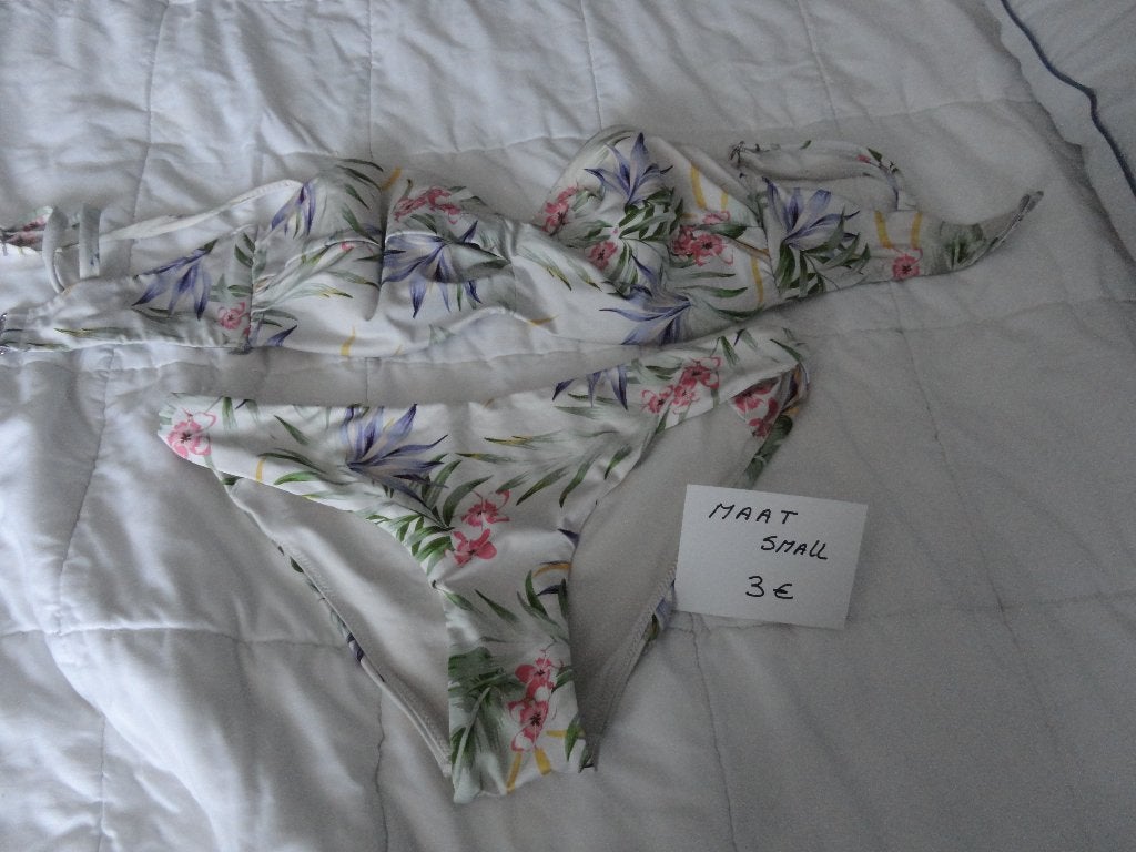 Bikini's ideaal bij dit warme weer, Ophalen of Verzenden, Zo goed als nieuw, Bikini
