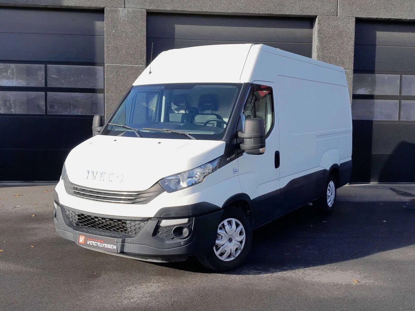 Iveco Daily 35S12D 2.3 Turbo WG Hi-Matic, Autos, Achat, Entreprise, 116 ch, Noir
