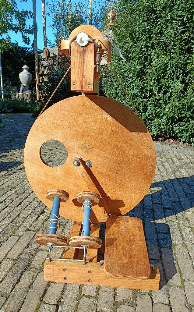 Rouet LOUET avec 3 bobines et porte-ficelle, Hobby & Loisirs créatifs, Enlèvement, Utilisé, Rouet