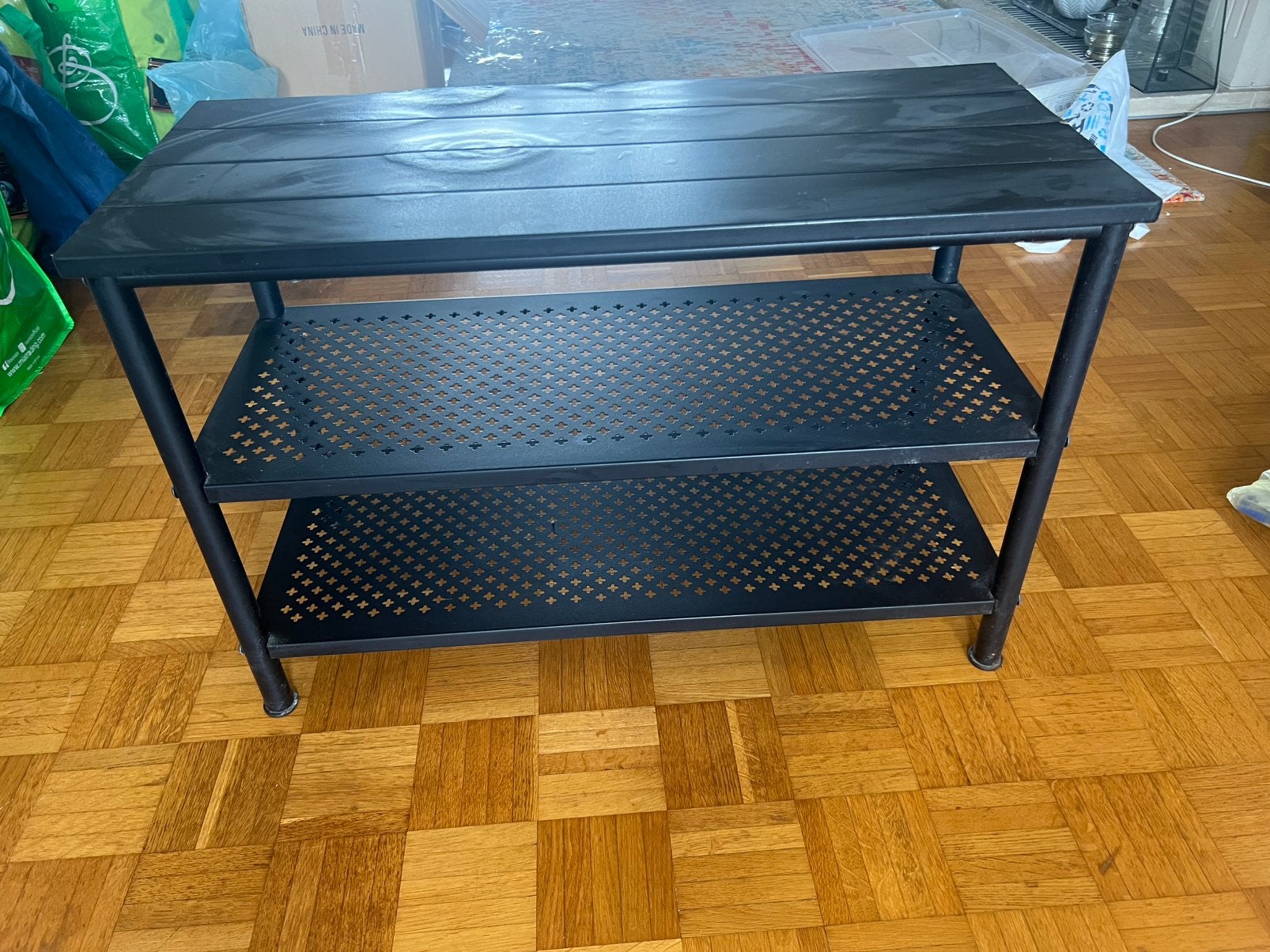 Avant le 19/06 ; 2 Etageres en metal noir IKEA, Huis en Inrichting, Kasten | Schoenenrekken, Ophalen, Zo goed als nieuw