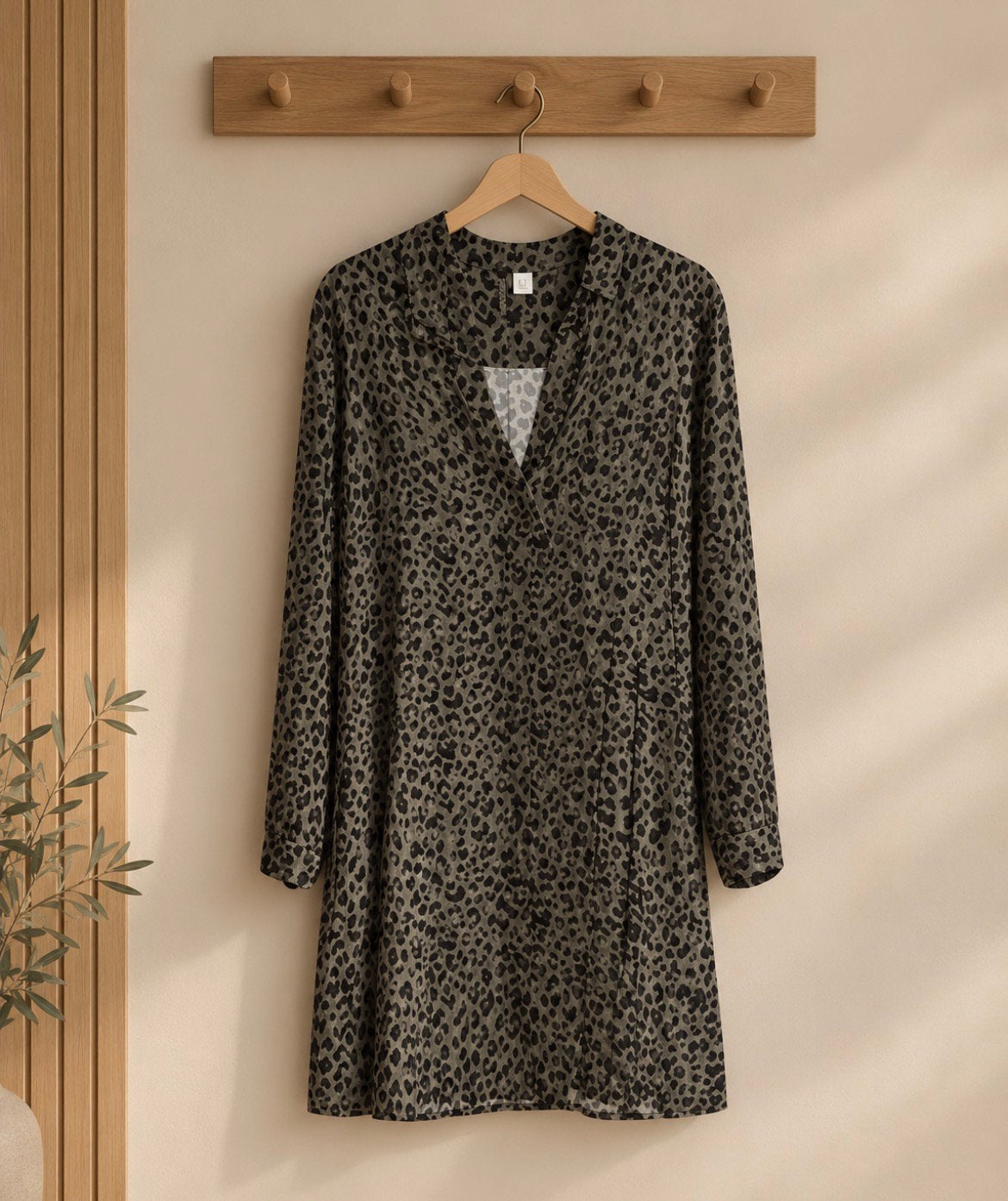 Robe verte DIVIDED à motif panthère taille 36, Vêtements | Femmes, Enlèvement ou Envoi, Taille 36 (S), Comme neuf, Vert
