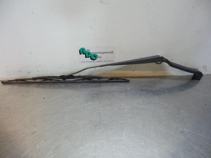 Ruitenwisserarm voor van een Mitsubishi Grandis (Grandis 04-, Auto-onderdelen, Gebruikt, -, -, Ophalen of Verzenden