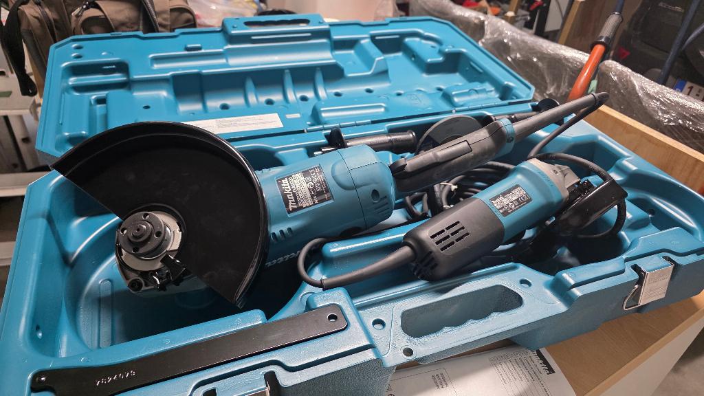 Makita slijpschijf GA9020 en 9558HN, Doe-het-zelf en Bouw, Ophalen, Nieuw, 1000 watt of meer, Rechte handslijpmachine