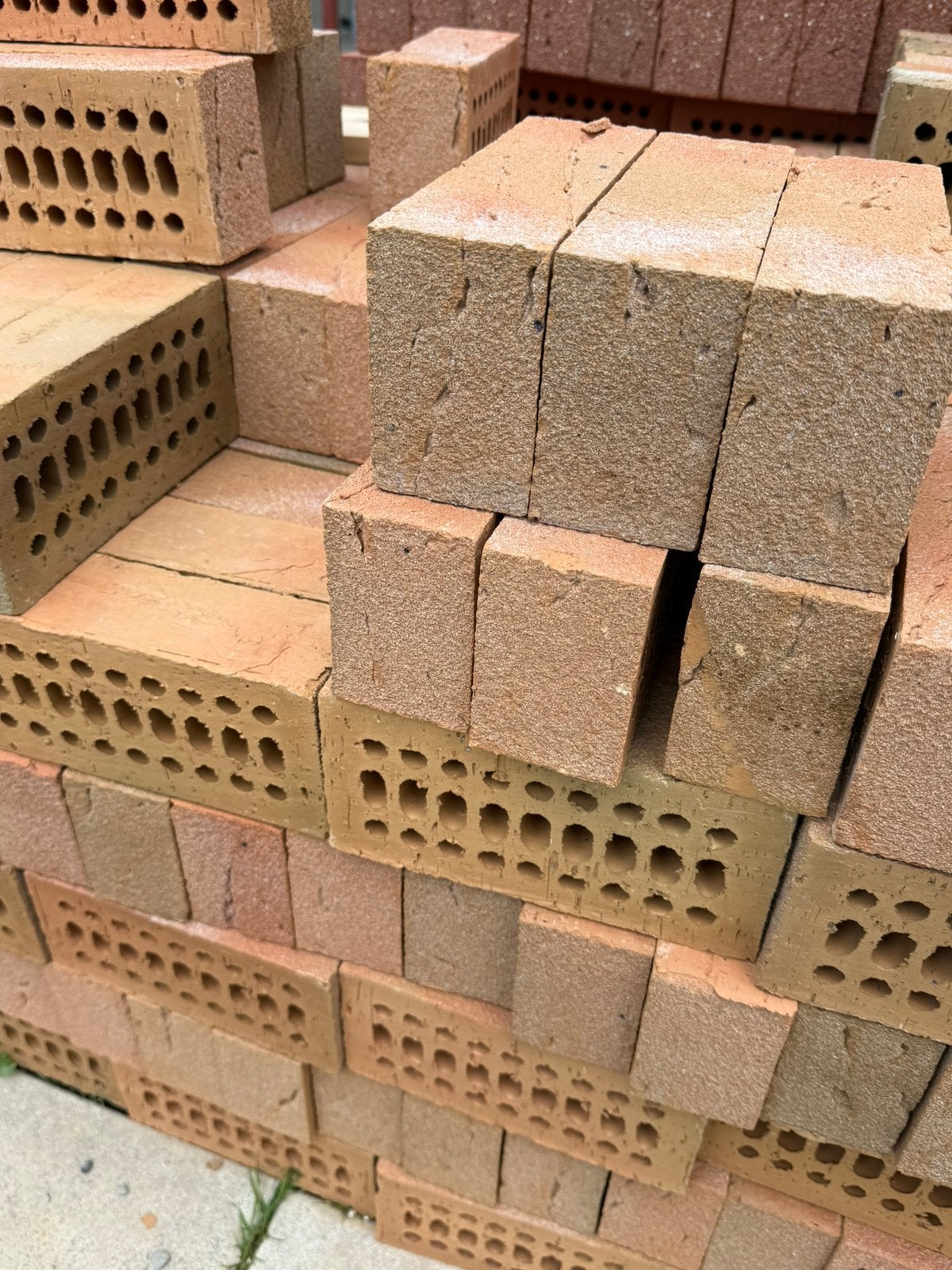 Briques, Ophalen, Nieuw