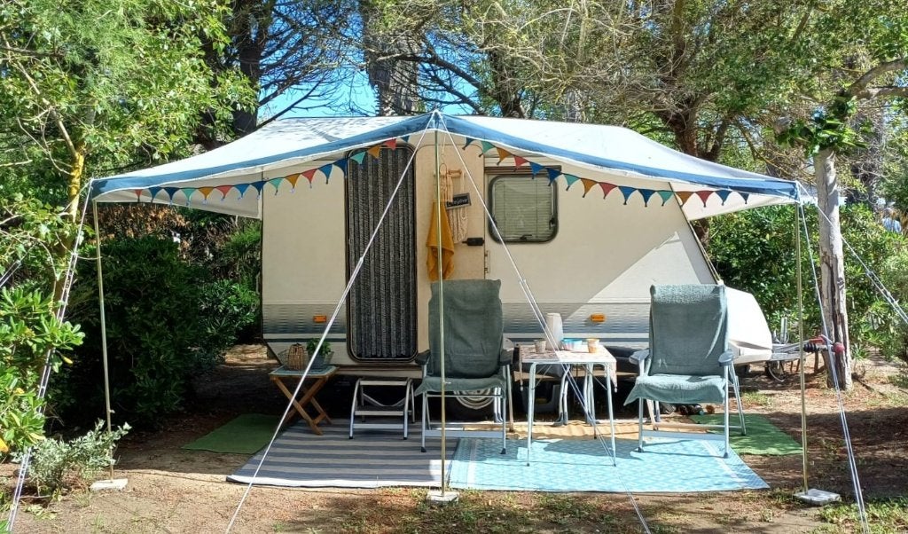 Vintage caravan Adria Prima, Caravans en Kamperen, Caravans, Omvormbare zithoek, Treinzit, Tot en met 3, Particulier
