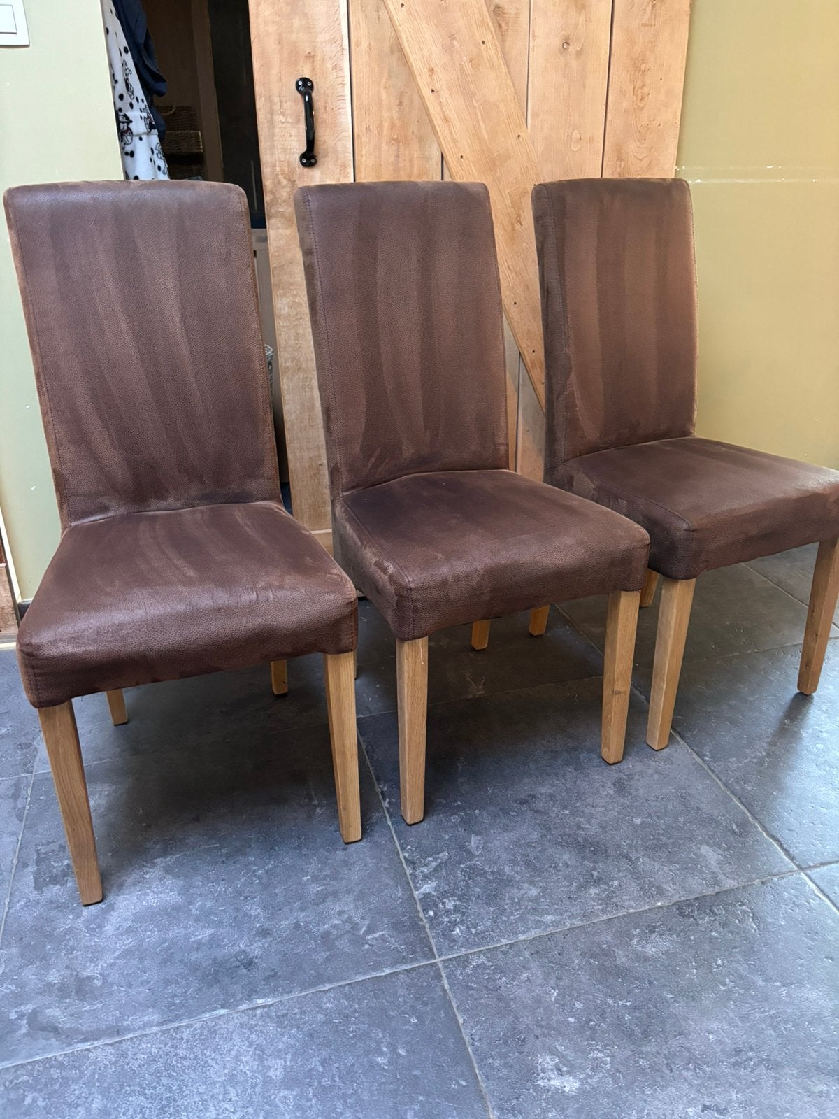 6 bruine stoelen dein met eiken poten, Ophalen, Overige materialen, Gebruikt, Bruin