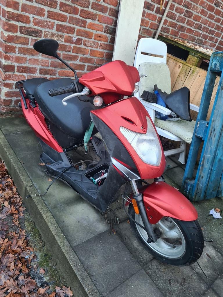 Trottinette Kymco Agility 50cc - toutes les pièces sont disp, Enlèvement ou Envoi
