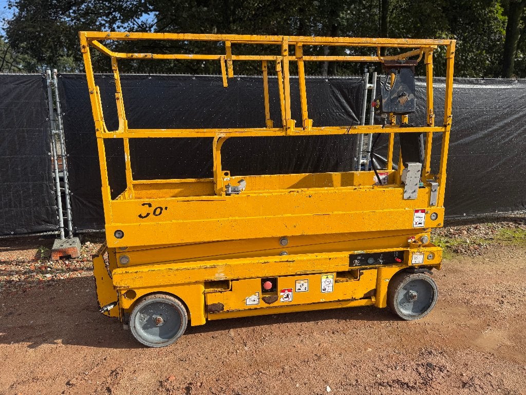 Haulotte Compact 8 – 8 m schaarlift, Ophalen