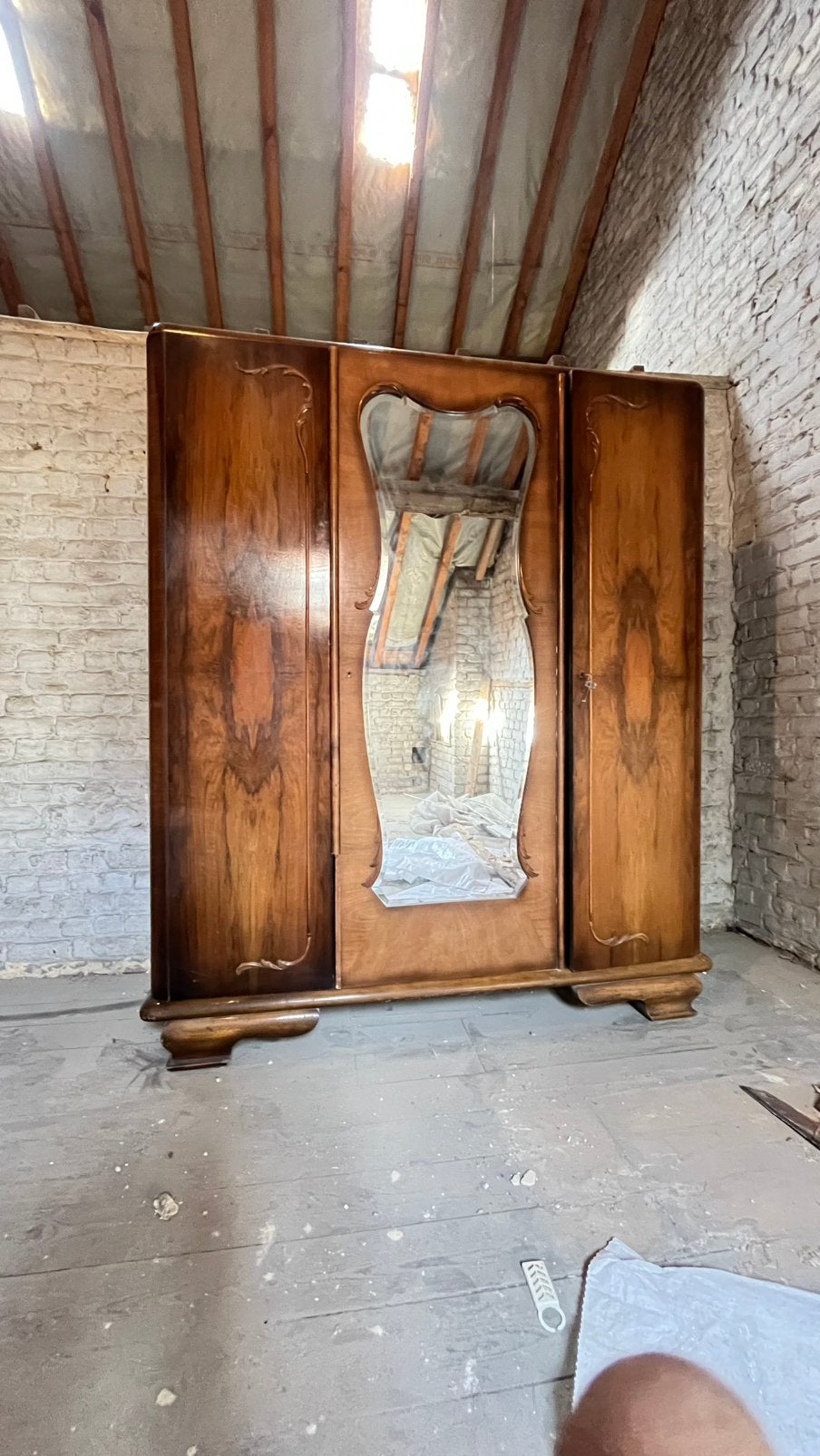 Grande armoire  Art déco – bois / placage noyer – miroir, Enlèvement