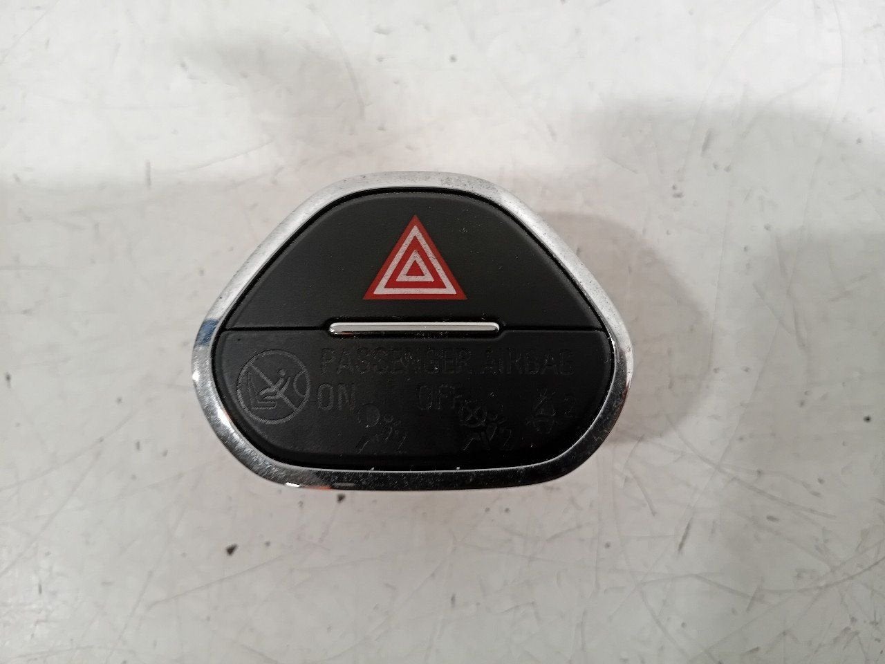 Schakelaar Opel Corsa, Onderdelen@venauto.nl, Van der Ven Autorecycling B.V., Ettenseweg 76, 4706 PB Roosendaal, The Netherlands