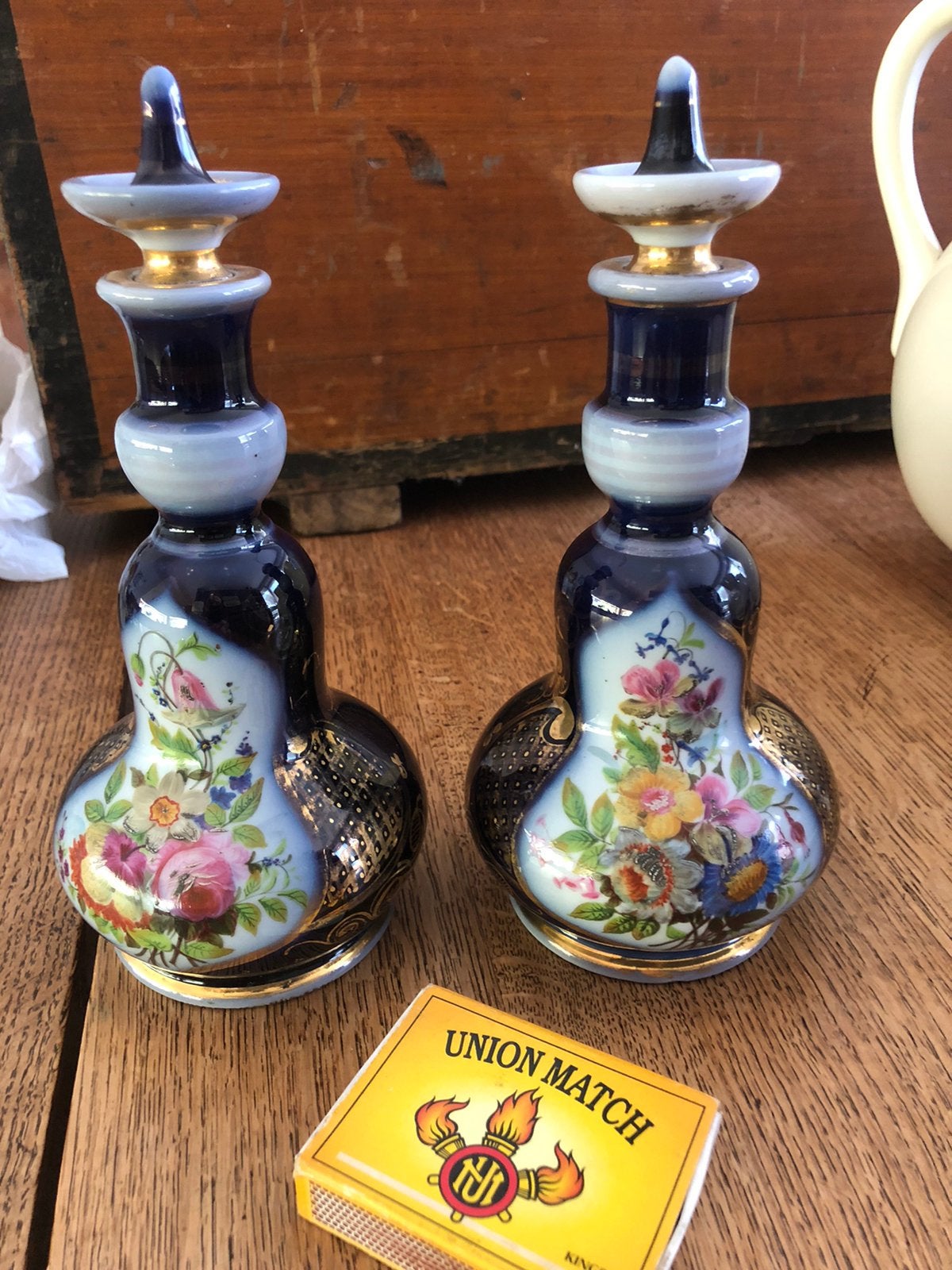 Flacons à parfum ou liqueur, Enlèvement