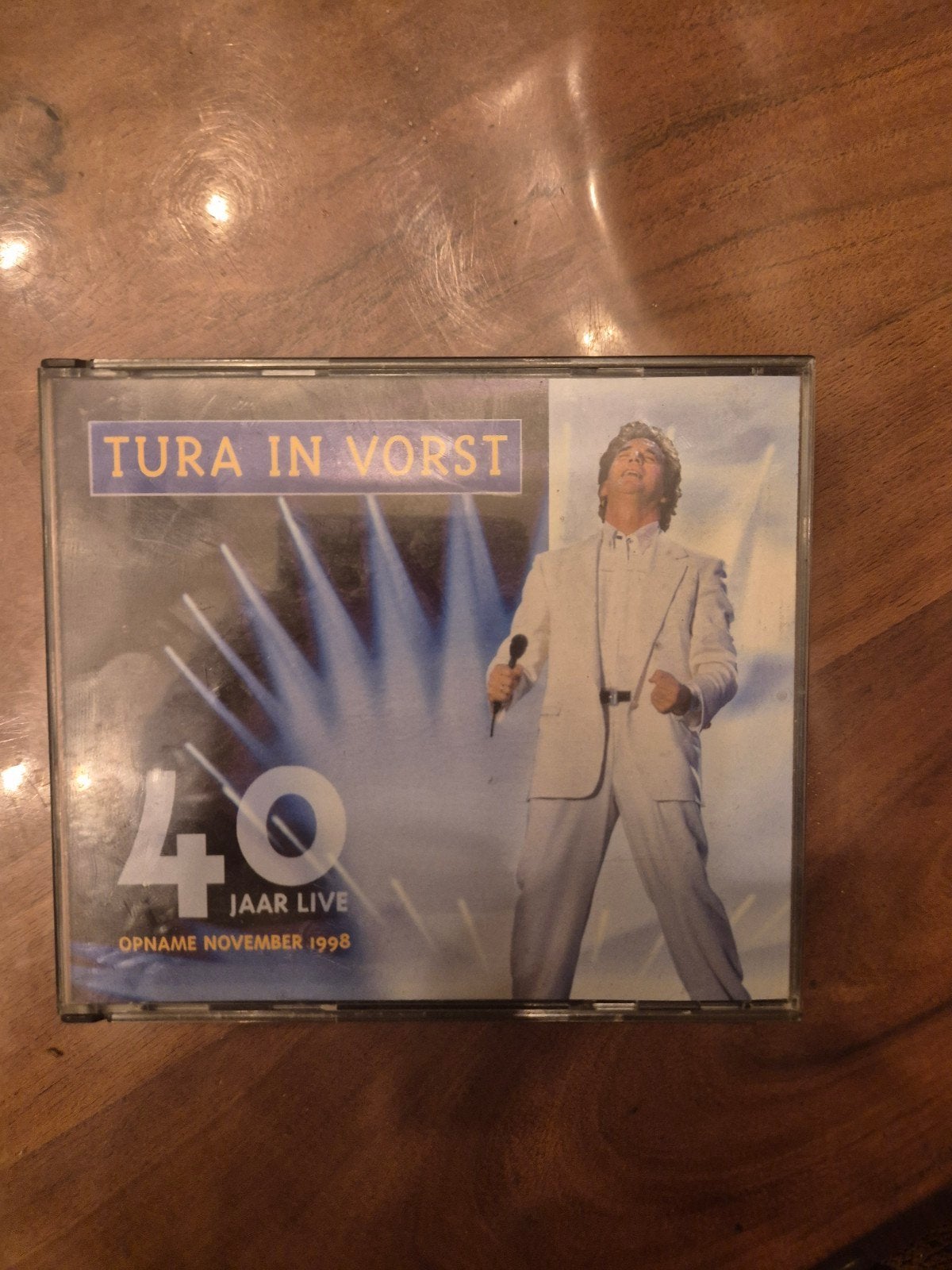 dubbel cd will tura in vorst, Envoi