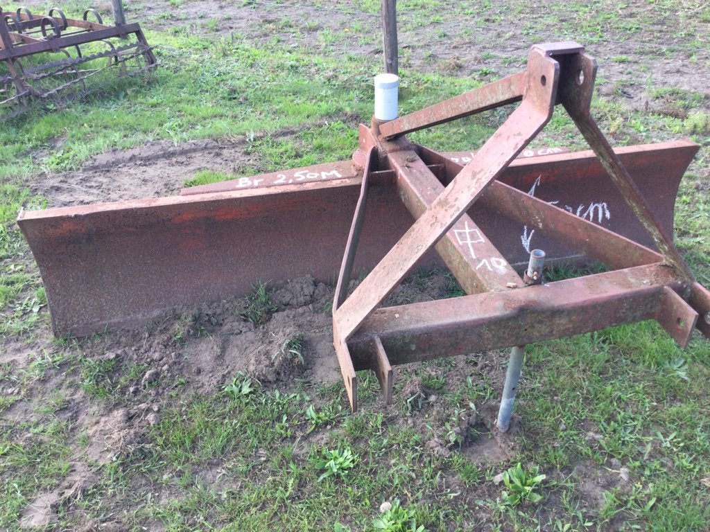 Outils agricoles + foin, Articles professionnels, Enlèvement, Cultures, Moissonneuse