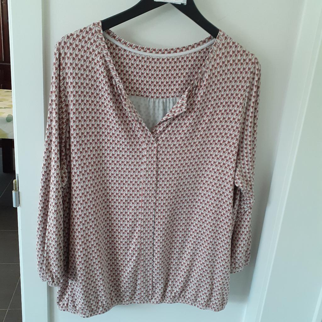 Mayerline Viscose top met fijne print Maat: 52 ? Prijs: € 2, MAYERLINE., Roze, Gedragen, Shirt of Top