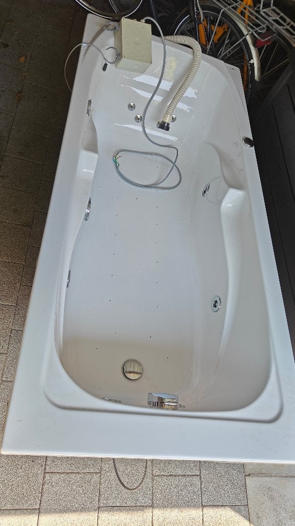 Whirlpool bad Néomediam, Bricolage & Construction, Sanitaire, Enlèvement, Utilisé, Baignoire