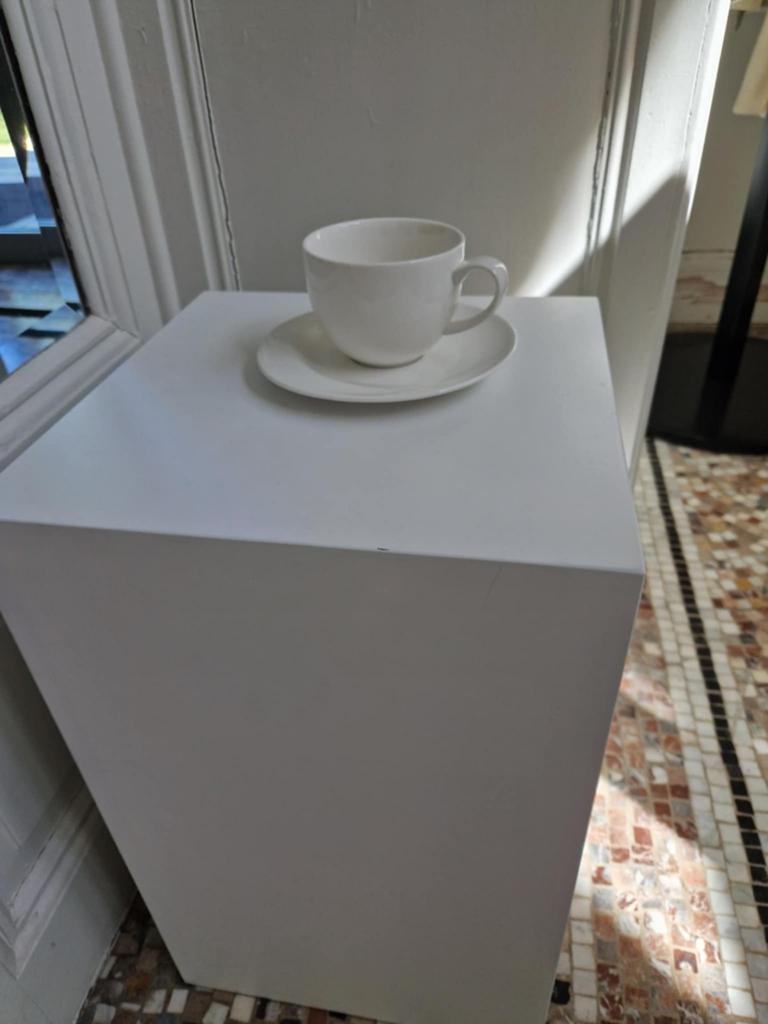 Ensemble de 5 nouveaux tasses  sous sacs. l, Enlèvement ou Envoi