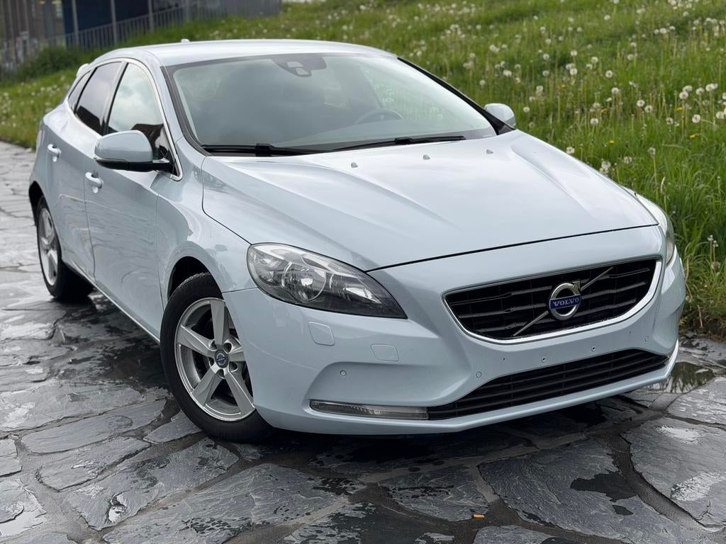 Volvo v40 d3 2.0d / Automaat, Autos, Achat, 110 kW, Entreprise, Noir