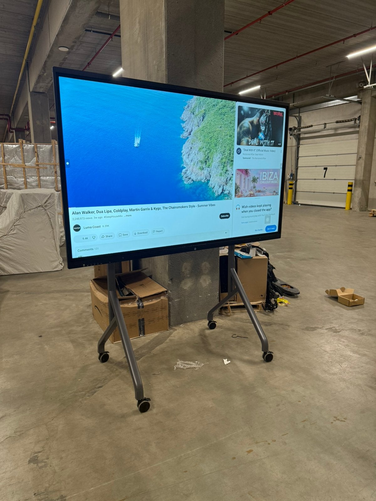 86 inch smart board / interactief touchscreen scherm, Ophalen, Zo goed als nieuw
