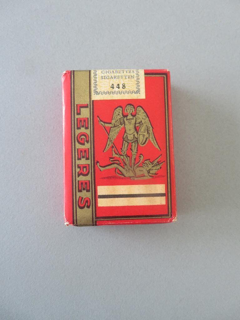 oud pakje sigaretten Lichte St. Michel rood 3.90 Fr., Verzamelen, Rookartikelen, Aanstekers en Luciferdoosjes, Verzenden, Zo goed als nieuw
