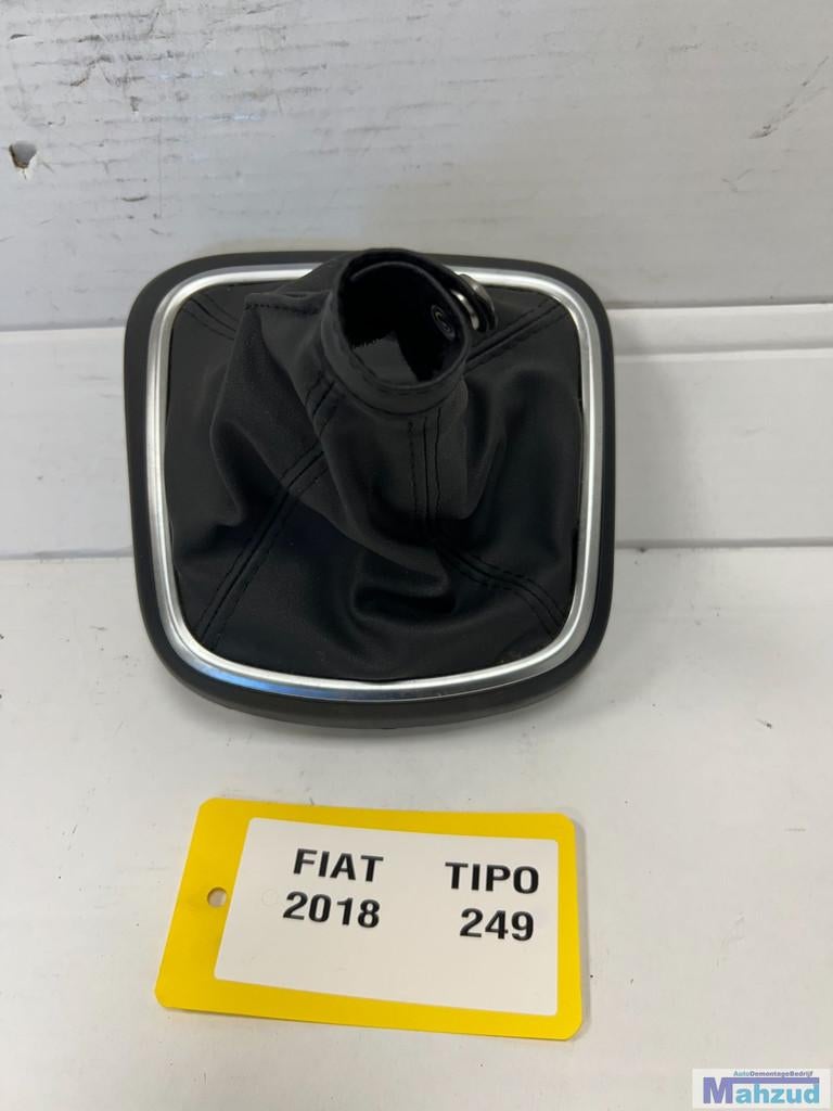 FIAT TIPO hatchback pookhoes hoes 2016+, Auto-onderdelen, Gebruikt, Stellantis Europe S.p.A., Info@stellantis.com, Corso Giovanni Agnelli 200
10135  Turin, IT