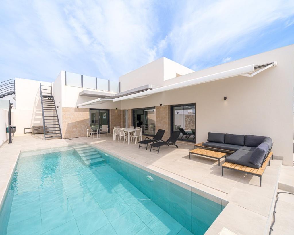Villa piscine a vendre en espagne, Immo, Étranger, Village, 100 m², Maison d'habitation, Alicante Torrevieja