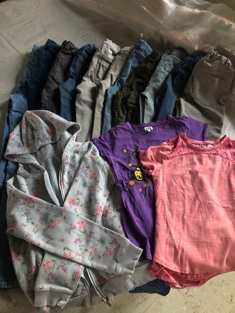11 meisjes lange broeken voor 11 euro maat 152/158, Kinderen en Baby's, Kinderkleding | Maat 152, Ophalen of Verzenden, Gebruikt