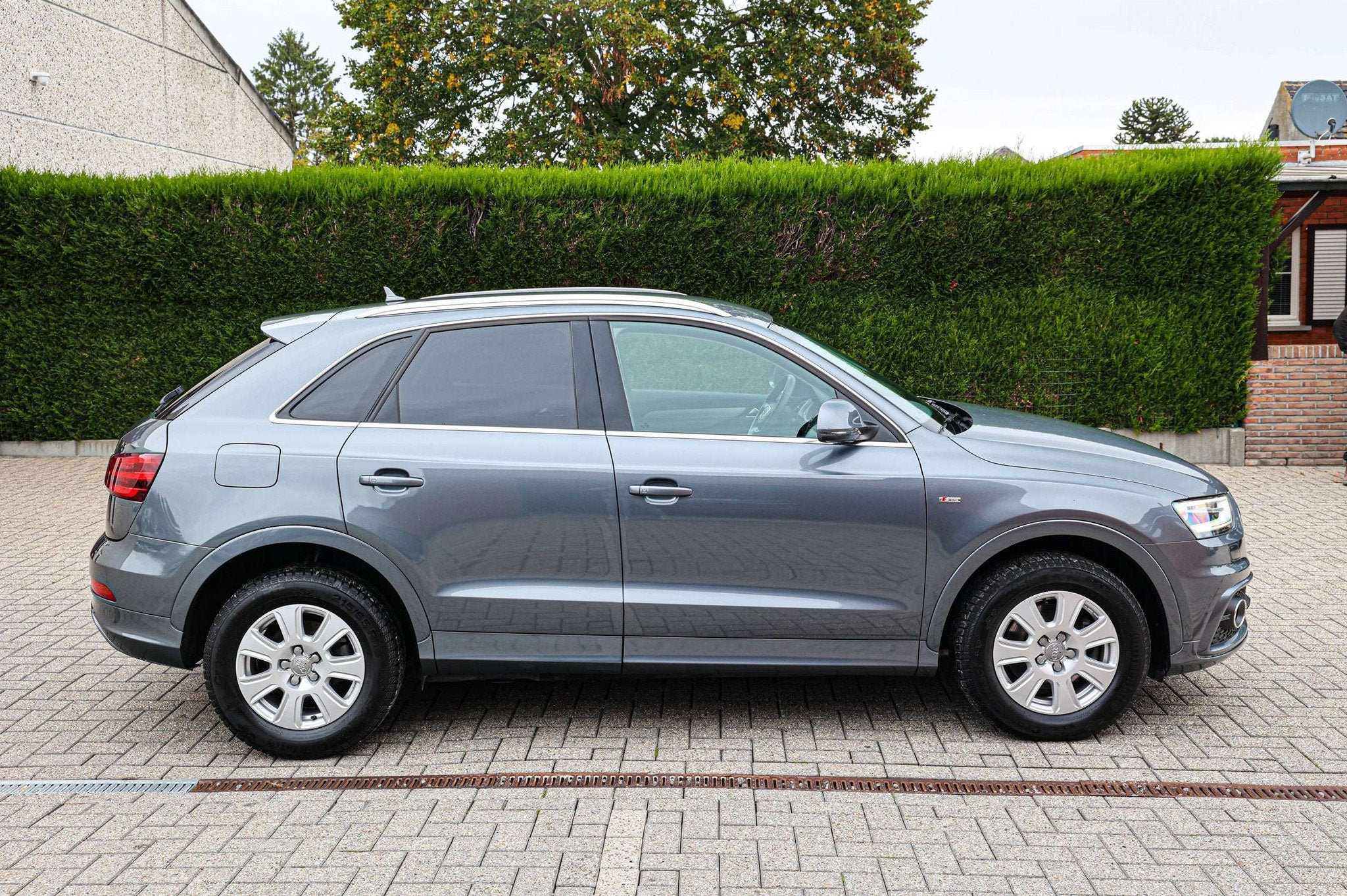 Audi Q3 S-LINE*EERSTE-EIGENAAR*XENON*ZETELVERWARMING*6-VITES, Auto's, Voorwielaandrijving, Euro 5, Stof, Gebruikt