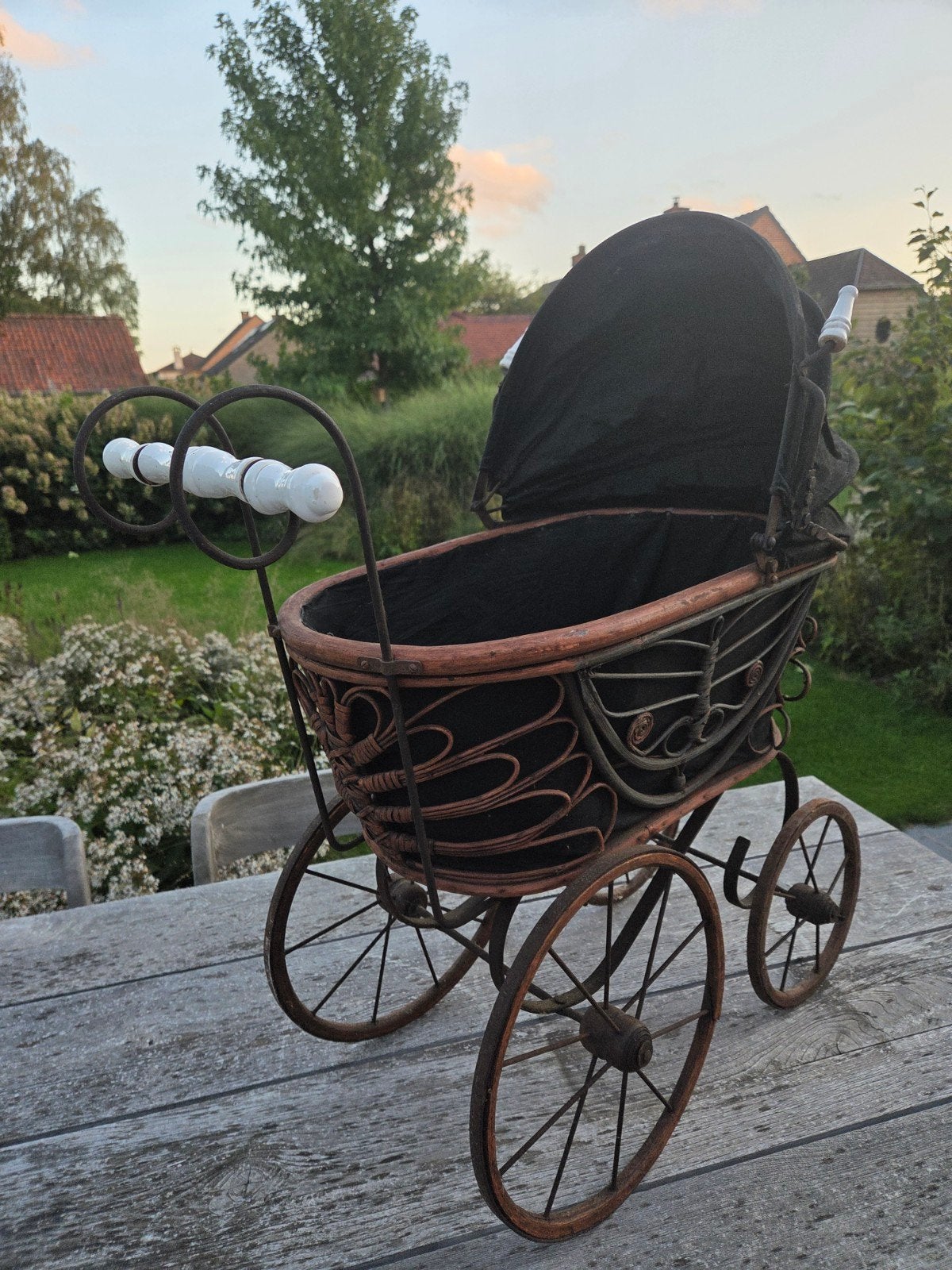 antieke kinderwagen, Ophalen