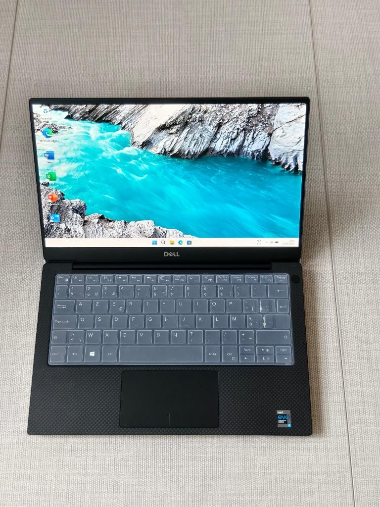 Dell XPS ( i5 - 8 GB - 512 GB SSD ) Office 2024, Computers en Software, Windows Laptops, Zo goed als nieuw, 13 inch, SSD, 2 tot 3 Ghz