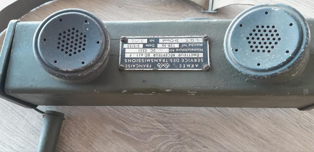 Oude leger walkie talkie.     Emetteur recepteur BC 611_F, Ophalen