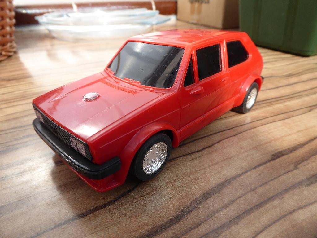 voiture miniature  vw golf 1 made in Singapour, Enlèvement ou Envoi, Utilisé, Voiture, Autres marques