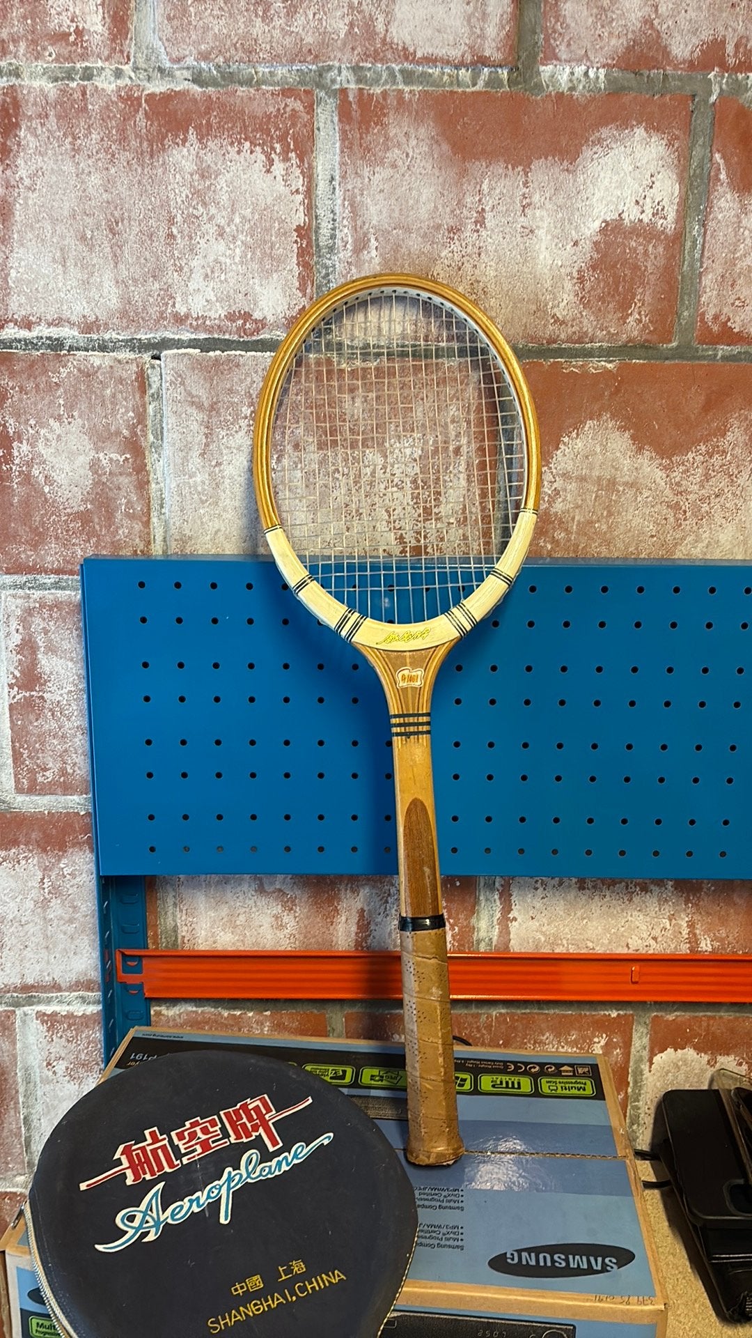 Houten tennis raket aeroplane, Ophalen of Verzenden, Zo goed als nieuw