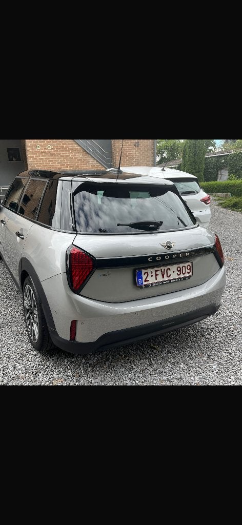 À vendre Mini Cooper 5 p de 09/24 22900 e, Autos, Argent ou Gris, 5 portes, 5 places, Automatique