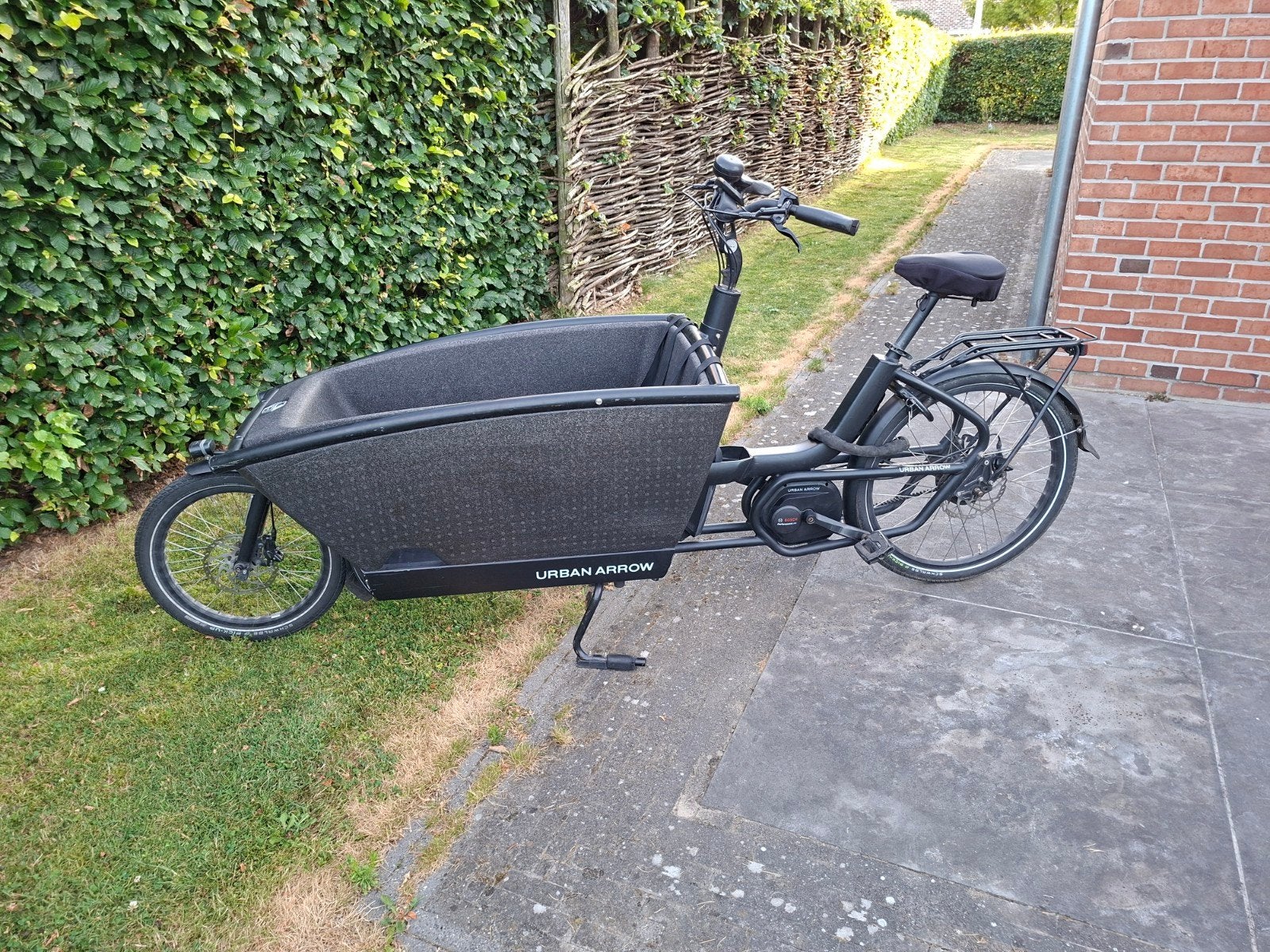 Urban Arrow Family bakfiets (2020), Gebruikt, Huif, 2 kinderen, Schijfrem