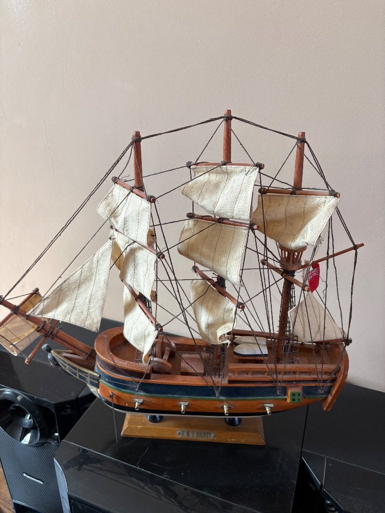 Maquette en bois du navire H.M.S Bounty, Enlèvement ou Envoi, Comme neuf