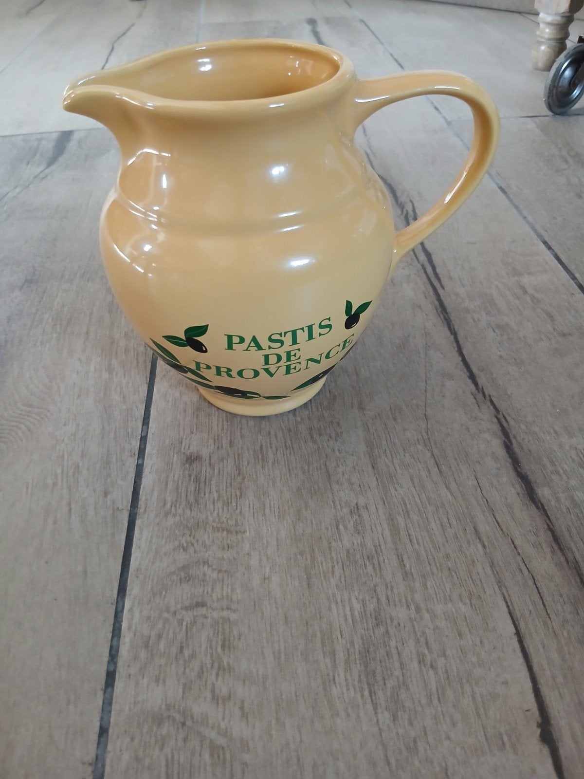 pichet en excellent état pastis, Maison & Meubles, Accessoires pour la Maison | Vases, Enlèvement, Comme neuf, Jaune, Pierre/céramique
