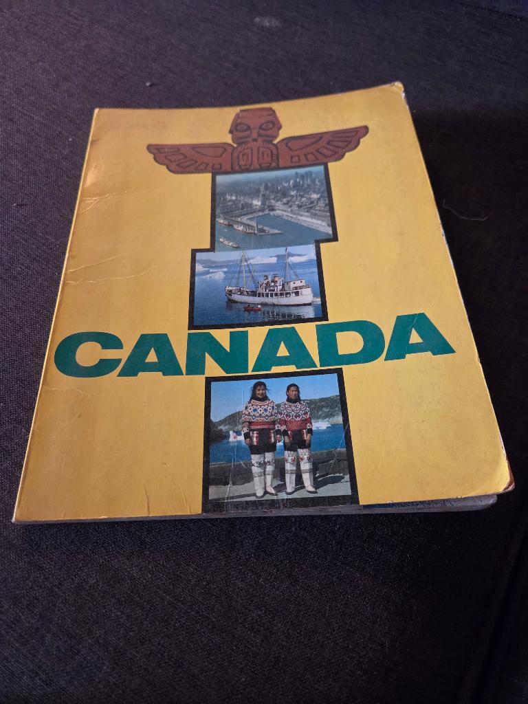 Boek Canada, Boeken, Prentenboeken en Plaatjesalbums, Ophalen of Verzenden, Gelezen