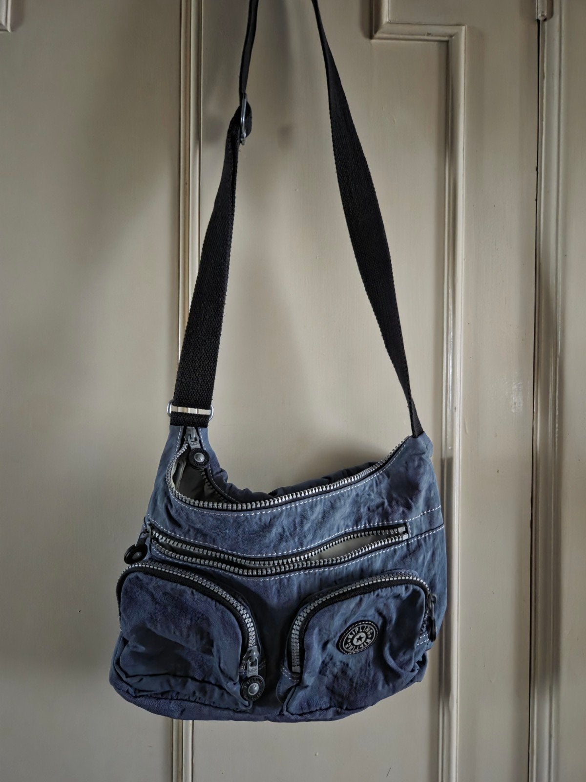 sac a main Kipling bleu 32cmLarg 22haut, Enlèvement ou Envoi, Comme neuf, Bleu, Kipling
